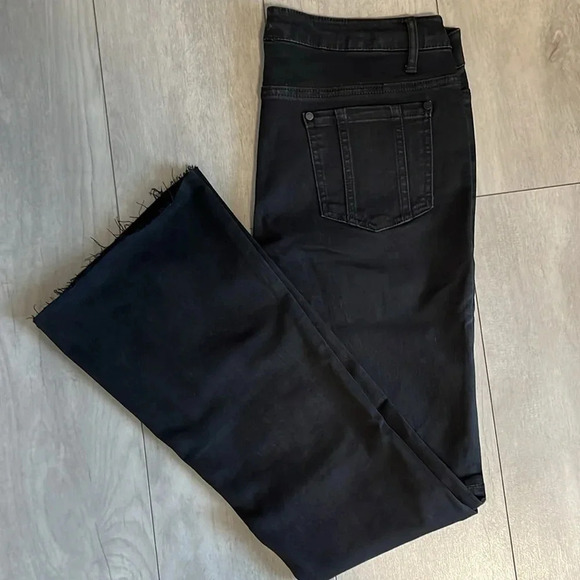 NWOT PHILOSOPHYFlared Solid Black Red Heart Pocket Mid-Rise Denim Jeans, Size 10 - Picture 3 of 10